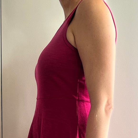 Fuchsia pink Lole dress flattering cut. - Picture 3 of 4